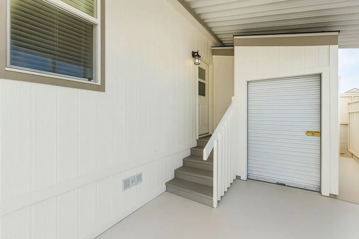 13'8" x 36' home